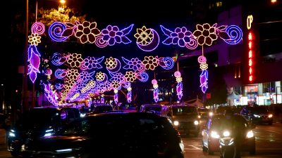 Ramadanpynt på en gata i Singapore.